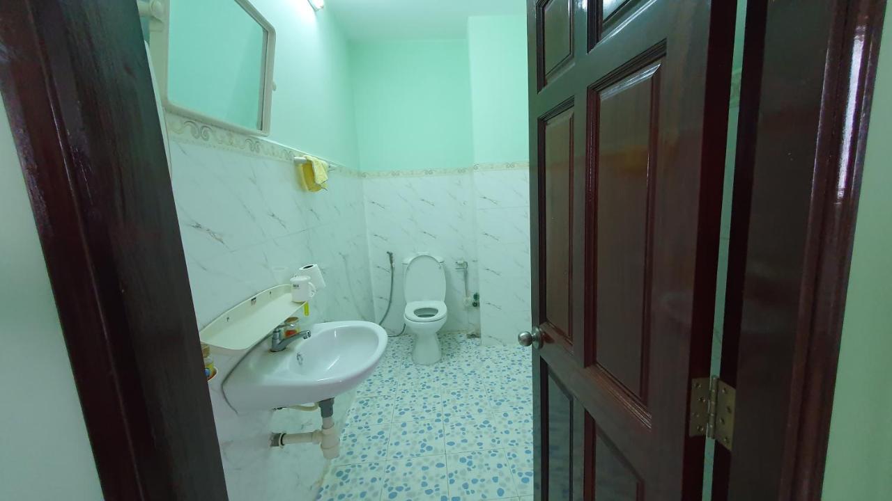 Hotel In Bui Vien Walking Street Хошимін Екстер'єр фото
